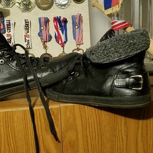 Steve Madden size 10 leather shoes